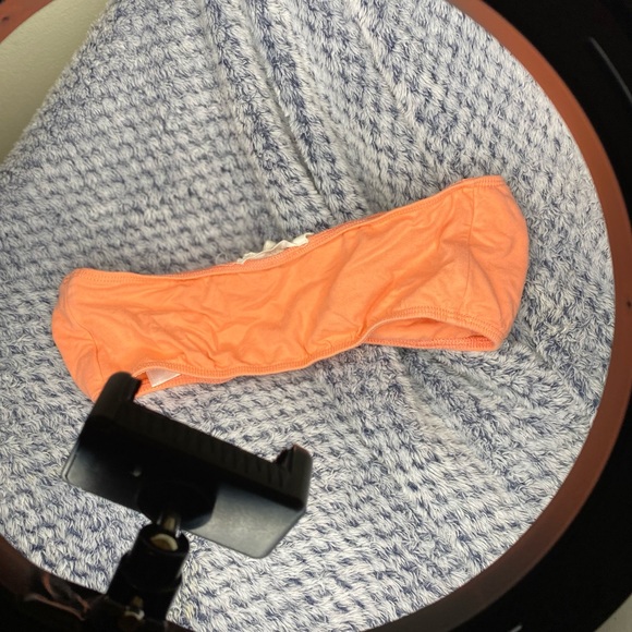 Pink halter top - Picture 4 of 4